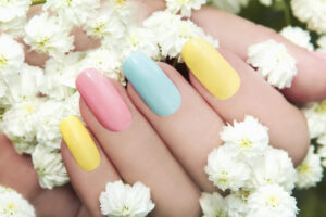 Comment avoir de beaux ongles d&rsquo;été